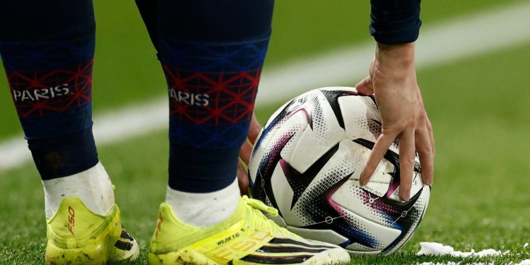 Calcio, Demoncay travolta nella rissa: commozione cerebrale