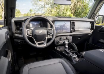 Ford richiama quasi 567mila Bronco per rischio incendio