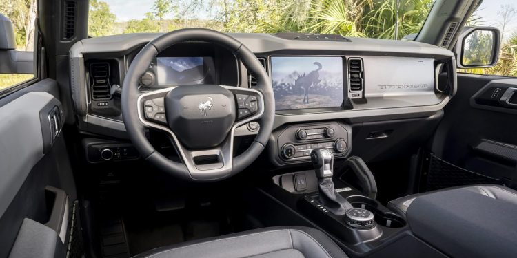 Ford richiama quasi 567mila Bronco per rischio incendio
