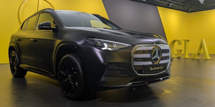 Nuova Mercedes GLA, più grande e prima elettrica