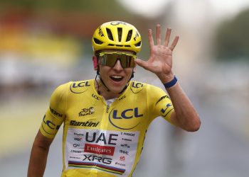 Pogacar vince il quinto Tour de France