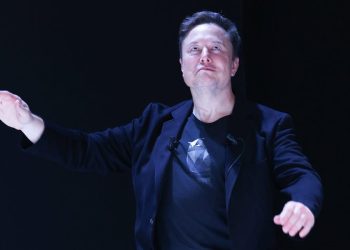 Tesla punta sul solare per sostenere l’era dell’AI
