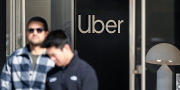 Uber taglia il 10% dell’assistenza clienti puntando sull’AI