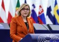 AI Act, dal 2 agosto etichette per i deepfake
