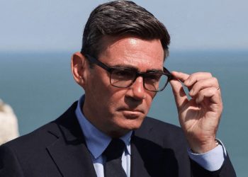 Burnham promette una stretta sulla migrazione illegale