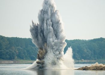 Danubio ai minimi, esplosioni per salvare il nucleare romeno