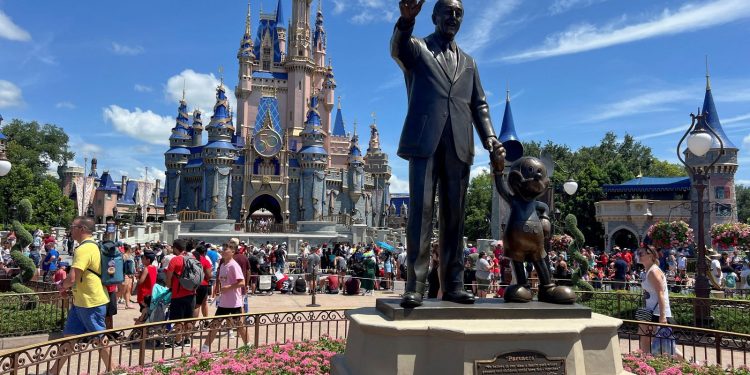Disney punta su Disney+ e AI: ricavi in crescita