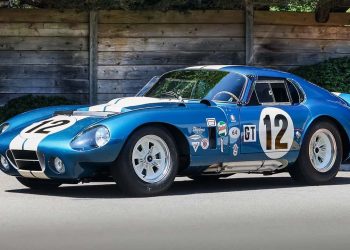 Shelby Cobra Daytona, record d’asta a 42,9 milioni
